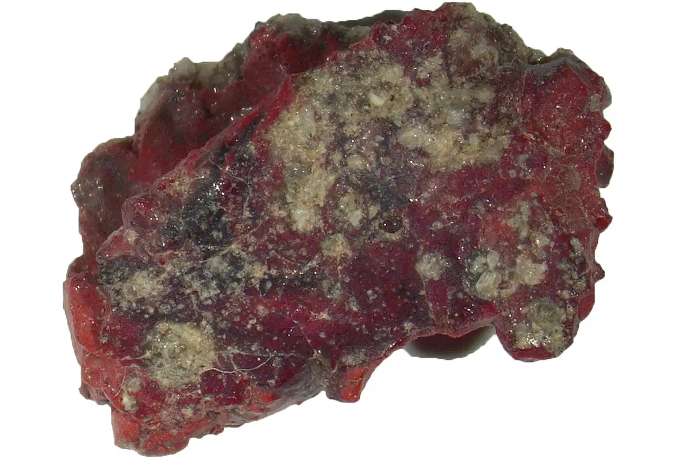 Red trinitite sample containing quasicrystal