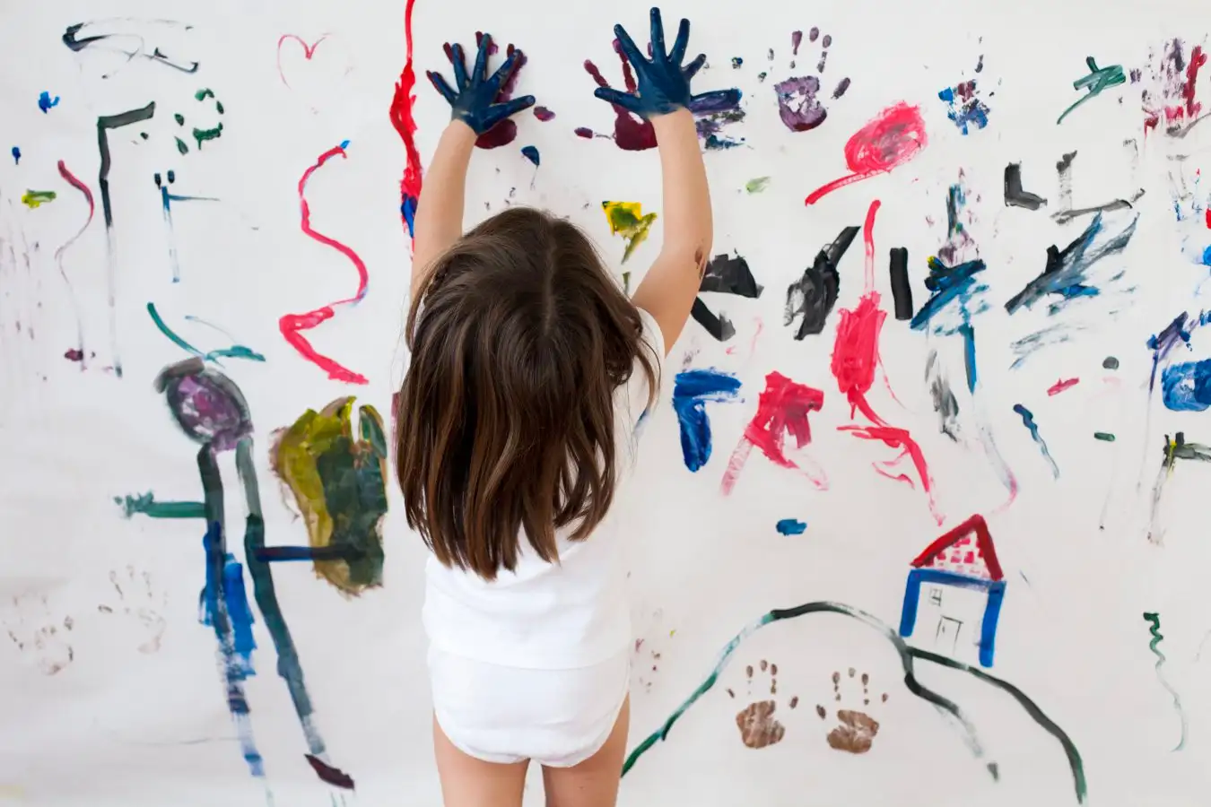 A child finger painting