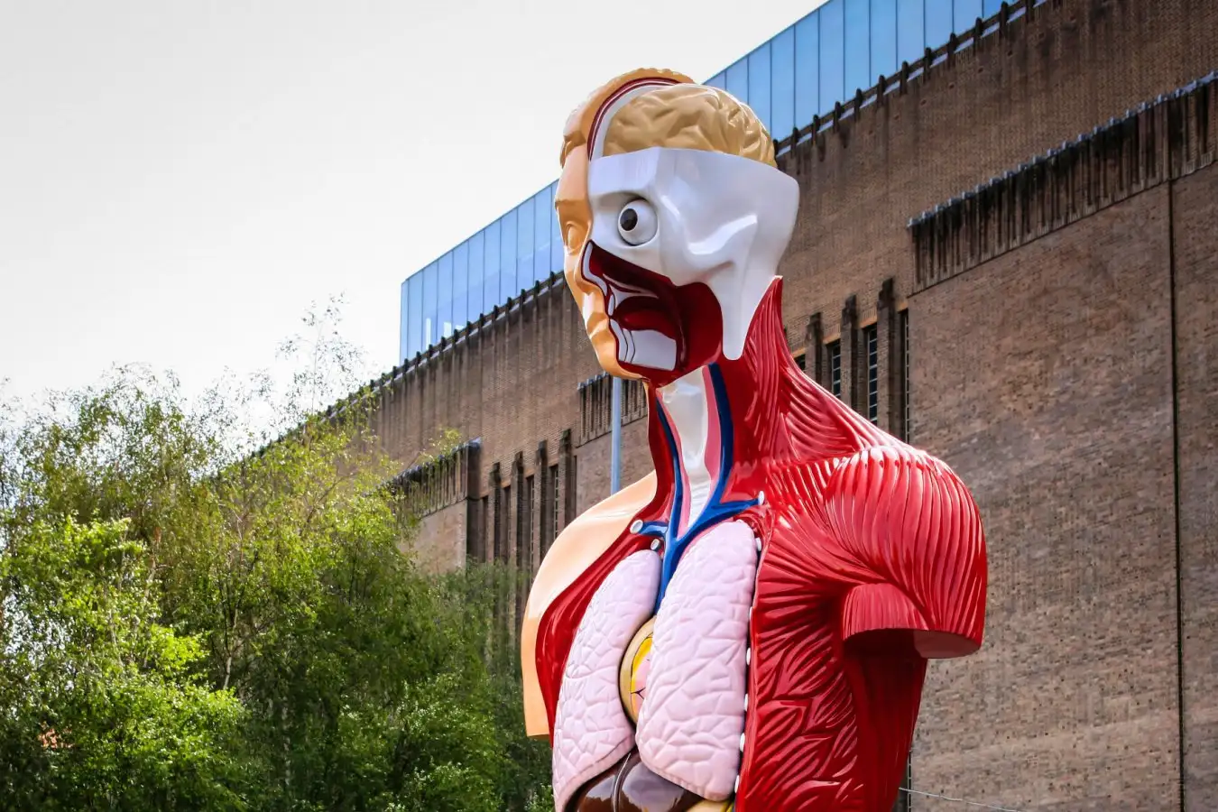 CXP17N Giant Anatomical Man model outside the Tate Modern London promoting Damient Hurst