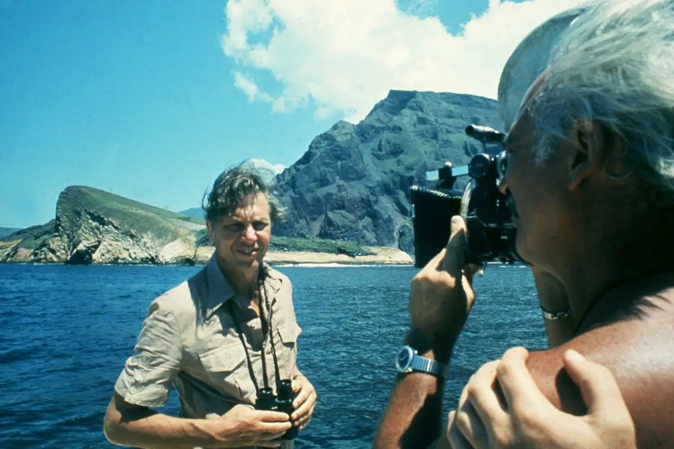 TX DATE:03-05-2026,TX WEEK:18,EMBARGOED UNTIL:27-04-2026 18:00:00,PEOPLE:David Attenborough,DESCRIPTION:David Attenborough during filming for the 1979 Life on Earth series.,COPYRIGHT:BBC,CREDIT LINE:BBC